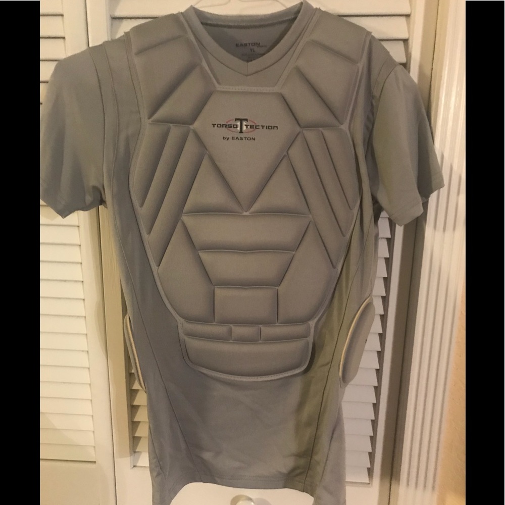 ❌SOLD❌Boys Easton Chest Protector ⚾️Shirt YL
